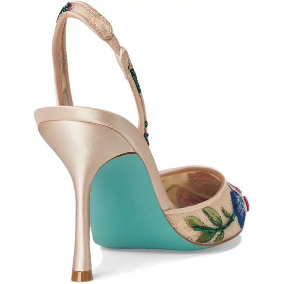 Betsey Johnson April Pump - Picture 5 of 6